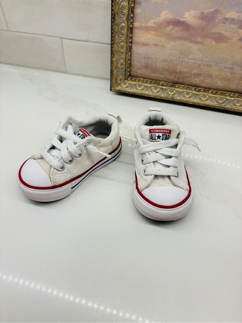 Converse Kids' Chuck Taylor All Star Low Top Sneakers - White/Red Size C4 - Picture 3 of 5